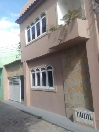 Casa com 3 Quartos à Venda, 100 m² em Centro - Macaé