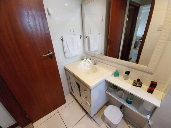 Imagem Apartamento com 2 Quartos à Venda, 68 m² em Centro - Niterói