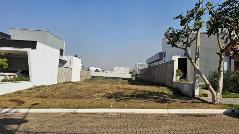 Terreno em Condomínio à Venda, 360 m² em Condomínio Buona Vita - Araraquara