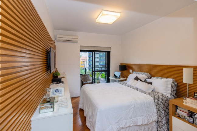 Imagem Imóvel com 3 Quartos à Venda, 205 m² em Vila Mariana - São Paulo