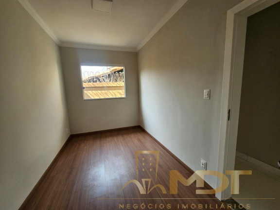 Imagem Casa com 3 Quartos à Venda, 105 m² em Candelária - Belo Horizonte