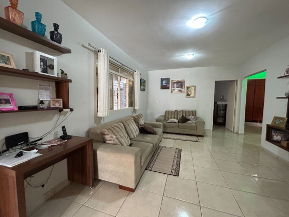 Imagem Casa com 3 Quartos à Venda, 191 m² em Setor Sudoeste - Goiânia Imagem Casa com 3 Quartos à Venda, 191 m² em Setor Sudoeste - Goiânia