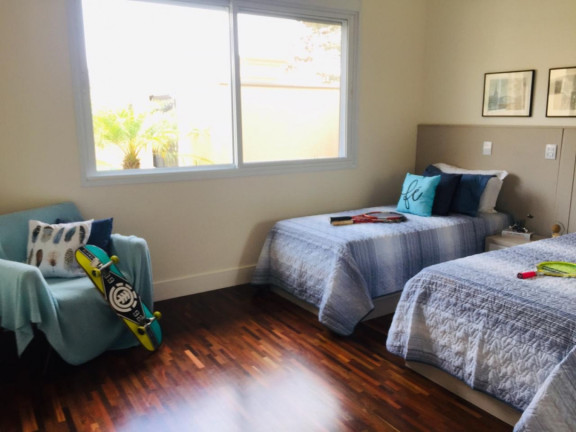 Imagem Casa de Condomínio com 4 Quartos à Venda, 212 m² em Atibaia