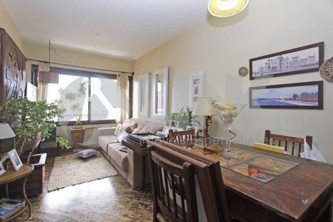 Imagem Imóvel com 2 Quartos à Venda, 96 m² em Menino Deus - Porto Alegre Imagem Imóvel com 2 Quartos à Venda, 96 m² em Menino Deus - Porto Alegre