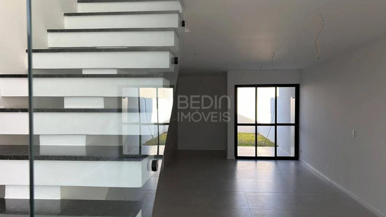 Imagem Sobrado com 3 Quartos à Venda, 96 m² em Sítio Cercado - Curitiba Imagem Sobrado com 3 Quartos à Venda, 96 m² em Sítio Cercado - Curitiba