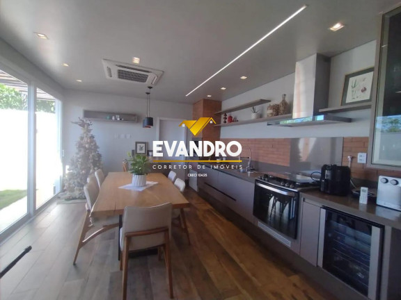 Imagem Casa com 3 Quartos à Venda, 198 m² em Jardim Imperial - Cuiabá
