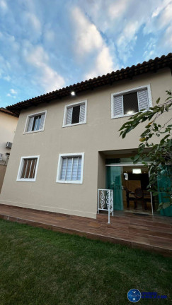 Imagem Casa de Condomínio com 5 Quartos à Venda, 422 m² em Jardins Madri - Goiânia