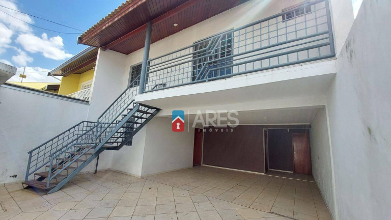 Casa com 3 Quartos para Alugar, 210 m² em Parque Novo Mundo - Americana