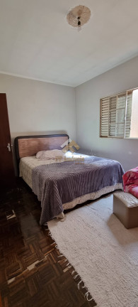 Imagem Casa com 3 Quartos à Venda, 250 m² em São Carlos