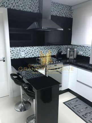 Imagem Apartamento com 3 Quartos à Venda, 132 m² em Centro - Balneário Camboriú Imagem Apartamento com 3 Quartos à Venda, 132 m² em Centro - Balneário Camboriú