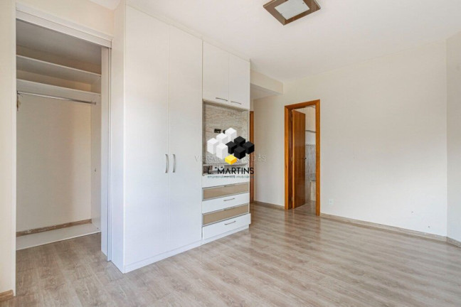 Imagem Casa com 4 Quartos à Venda, 223 m² em Vila Assunção - Porto Alegre
