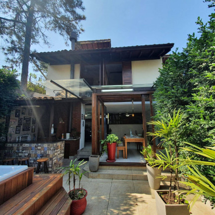 Casa com 3 Quartos à Venda, 180 m² em Alphaville - Santana De Parnaíba