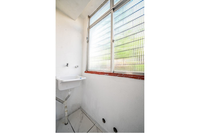 Imagem Imóvel com 2 Quartos à Venda, 48 m² em Cristal - Porto Alegre Imagem Imóvel com 2 Quartos à Venda, 48 m² em Cristal - Porto Alegre