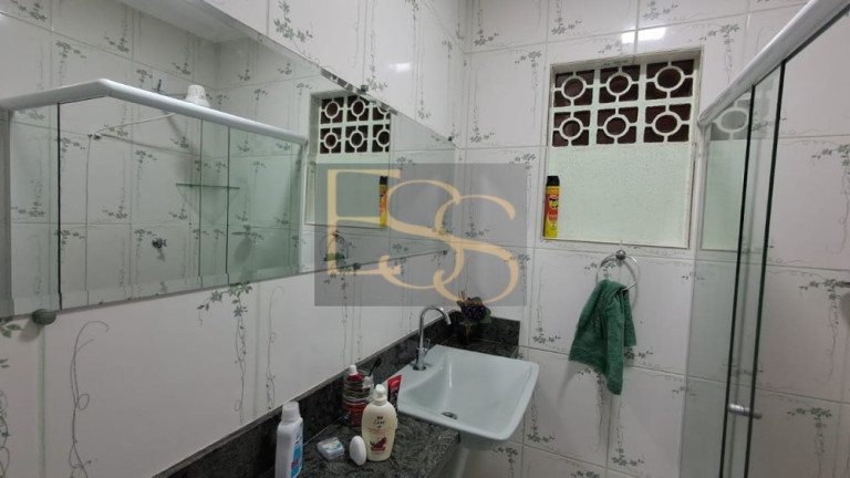 Imagem Casa com 6 Quartos à Venda, 289 m² em Balneário Regina Maria - Mongaguá Imagem Casa com 6 Quartos à Venda, 289 m² em Balneário Regina Maria - Mongaguá