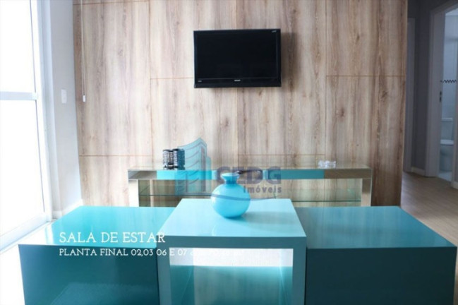 Imagem Apartamento com 2 Quartos à Venda, 73 m² em Cristo Rei - Curitiba