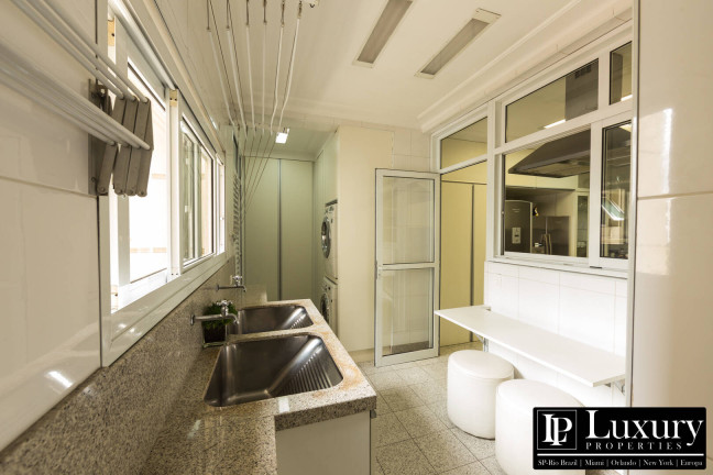 Imagem Apartamento com 3 Quartos à Venda, 280 m² em Vila Nova Conceição - São Paulo Imagem Apartamento com 3 Quartos à Venda, 280 m² em Vila Nova Conceição - São Paulo