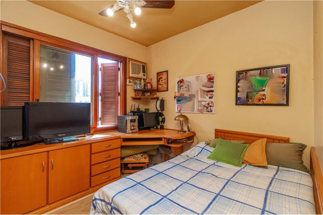 Imagem Imóvel com 3 Quartos à Venda, em Petrópolis - Porto Alegre Imagem Imóvel com 3 Quartos à Venda, em Petrópolis - Porto Alegre