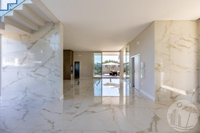 Casa de Condomínio à Venda, 163 m² em Santa Regina - Camboriú