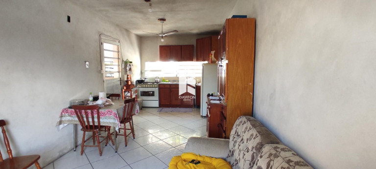 Imagem Casa com 3 Quartos à Venda, 456 m² em Uglione - Santa Maria