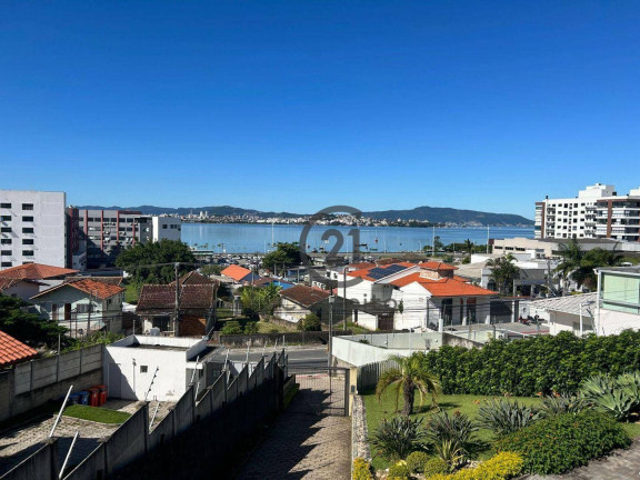 Casa com 4 Quartos à Venda, 211 m² em Centro - São José