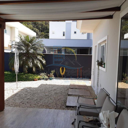 Imagem Casa de Condomínio com 3 Quartos à Venda, 300 m² em Floresta - Joinville