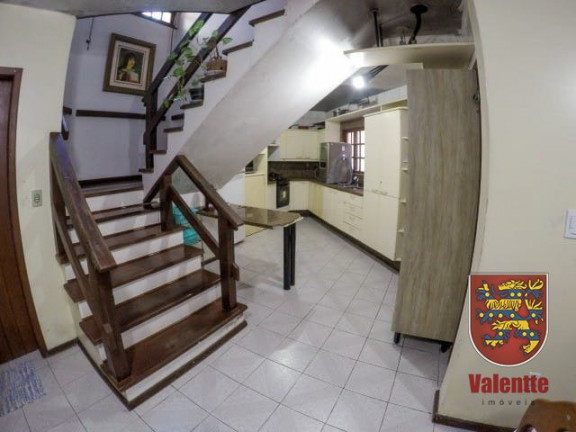 Imagem Casa com 8 Quartos à Venda,  em Capoeiras - Florianópolis