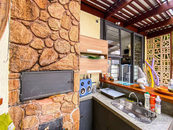 Imagem Casa com 3 Quartos à Venda, 150 m² em Comary - Teresópolis