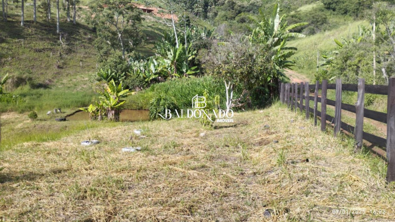 Imagem Imóvel com 3 Quartos à Venda, 5.000 m² em Centro - Munhoz Imagem Imóvel com 3 Quartos à Venda, 5.000 m² em Centro - Munhoz