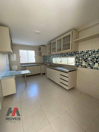 Imagem Casa com 4 Quartos à Venda, 336 m² em Centro - Eusébio