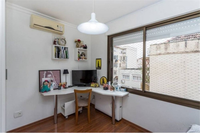 Imagem Imóvel com 4 Quartos à Venda,  em Moinhos De Vento - Porto Alegre