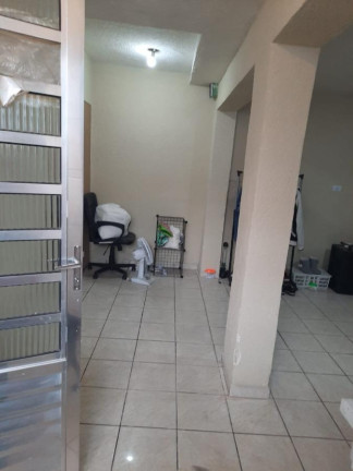 Imagem Casa com 3 Quartos à Venda, 192 m² em Vila Carmosina - São Paulo
