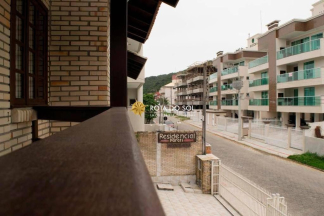 Imagem Casa com 7 Quartos à Venda, 340 m² em Centro - Bombinhas Imagem Casa com 7 Quartos à Venda, 340 m² em Centro - Bombinhas