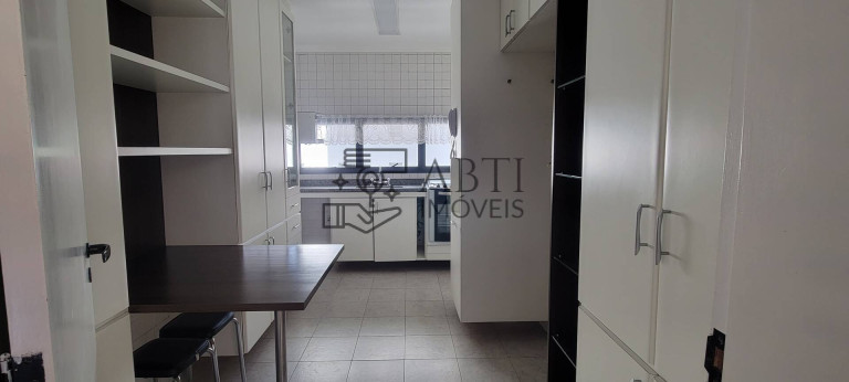 Imagem Apartamento com 4 Quartos para Alugar, 130 m² em Moema - São Paulo