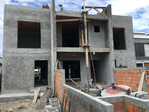Sobrado com 2 Quartos à Venda, 96 m² em São João Do Rio Vermelho - Florianópolis