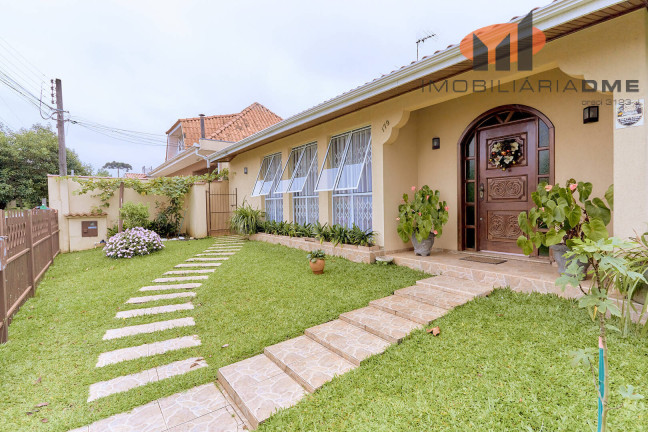 Imagem Casa com 3 Quartos à Venda, 200 m² em São Braz - Curitiba