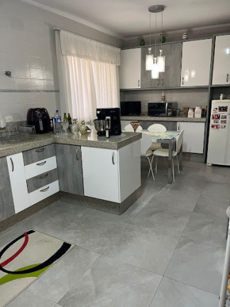 Imagem Casa com 4 Quartos para Alugar, 370 m² em Alphaville 03 - Santana De Parnaíba Imagem Casa com 4 Quartos para Alugar, 370 m² em Alphaville 03 - Santana De Parnaíba
