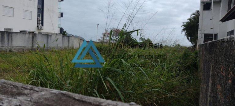 Imagem Terreno à Venda, 1.070 m² em Canasvieiras - Florianópolis Imagem Terreno à Venda, 1.070 m² em Canasvieiras - Florianópolis