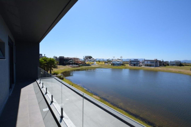 Casa com 4 Quartos à Venda, 320 m² em Condominio Celebration - Xangri-lá