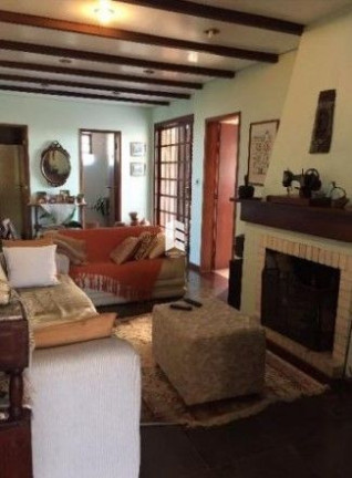 Imagem Casa com 3 Quartos à Venda, 339 m² em Camobi - Santa Maria
