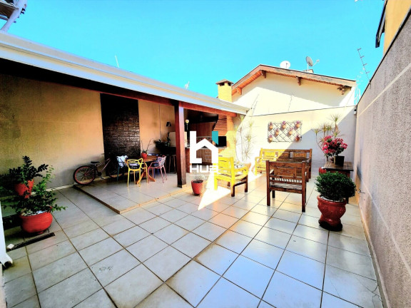 Imagem Casa com 3 Quartos à Venda, 150 m² Imagem Casa com 3 Quartos à Venda, 150 m²