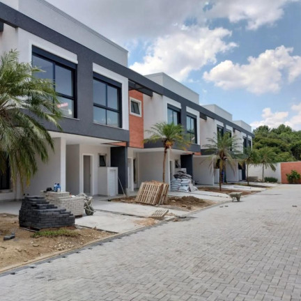 Imagem Casa com 3 Quartos à Venda, 121 m² em Boqueirão - Curitiba Imagem Casa com 3 Quartos à Venda, 121 m² em Boqueirão - Curitiba