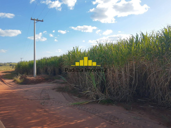 Chácara à Venda, 109 m² em Centro - Guzolândia