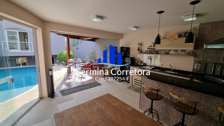 Imagem Casa com 4 Quartos à Venda, 215 m² em Suru - Santana De Parnaíba Imagem Casa com 4 Quartos à Venda, 215 m² em Suru - Santana De Parnaíba