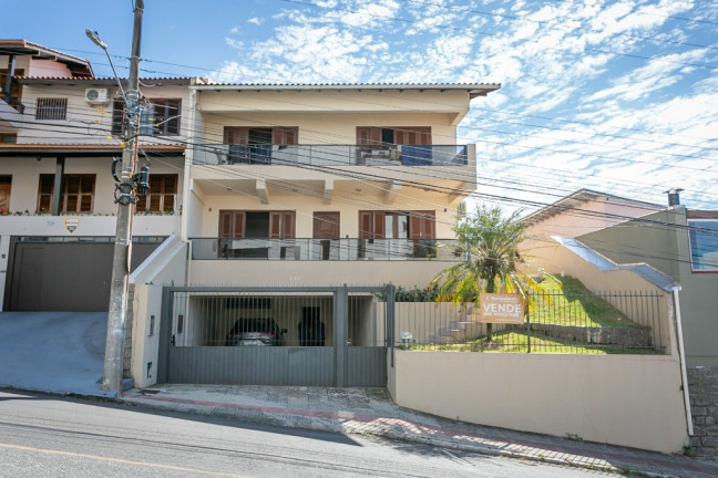 Casa com 5 Quartos à Venda,  em Estreito - Florianópolis