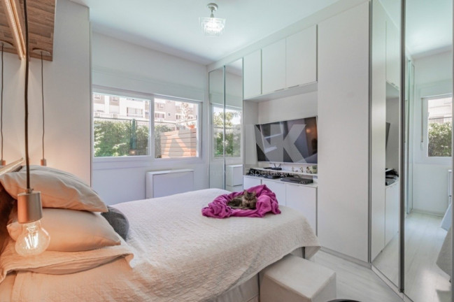 Imagem Apartamento com 3 Quartos à Venda, 100 m² em São Sebastião - Porto Alegre Imagem Apartamento com 3 Quartos à Venda, 100 m² em São Sebastião - Porto Alegre