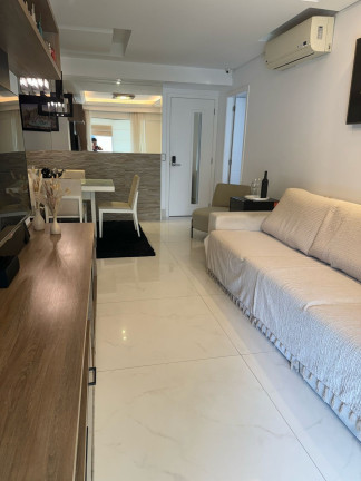 Imagem Imóvel com 3 Quartos à Venda, 115 m² em Icaraí - Niterói Imagem Imóvel com 3 Quartos à Venda, 115 m² em Icaraí - Niterói