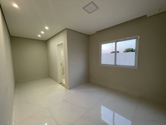 Imagem Casa de Condomínio com 3 Quartos à Venda, 250 m² em Cuiabá