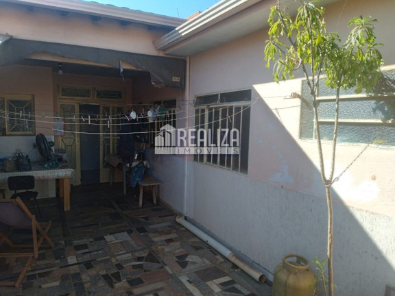 Imagem Casa com 3 Quartos à Venda, 230 m² em Conjunto Costa Telles I - Uberaba Imagem Casa com 3 Quartos à Venda, 230 m² em Conjunto Costa Telles I - Uberaba