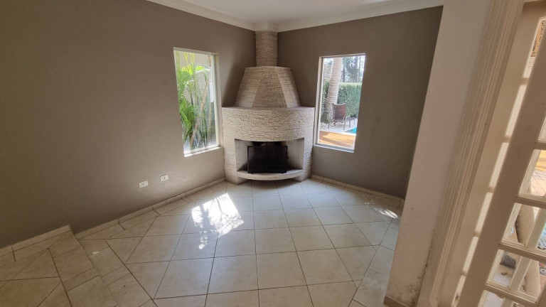 Imagem Casa com 4 Quartos para Alugar, 300 m² em Santana De Parnaíba - Santana De Parnaíba