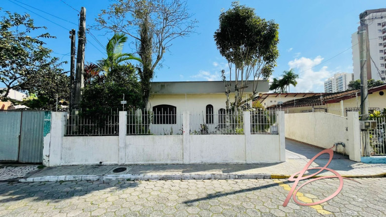 Imagem Casa com 3 Quartos à Venda, 161 m² em São João - Itajaí Imagem Casa com 3 Quartos à Venda, 161 m² em São João - Itajaí